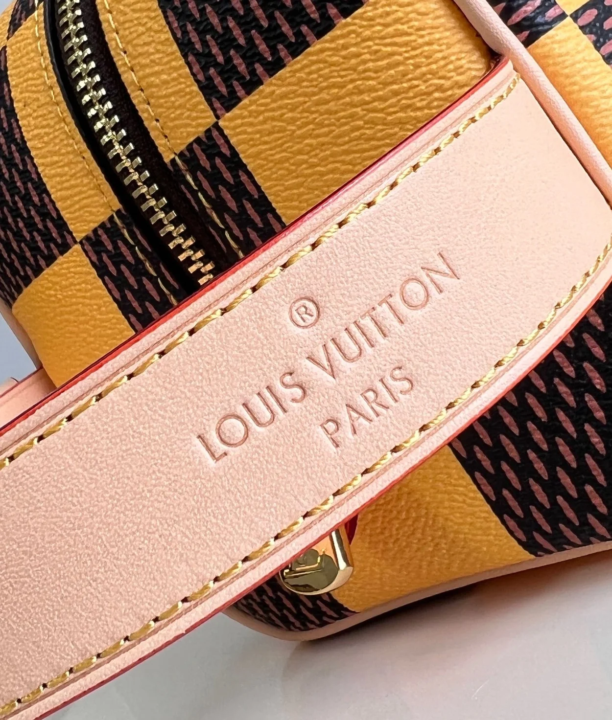 루이비통 락커 돕 키트 옐로우 N40567