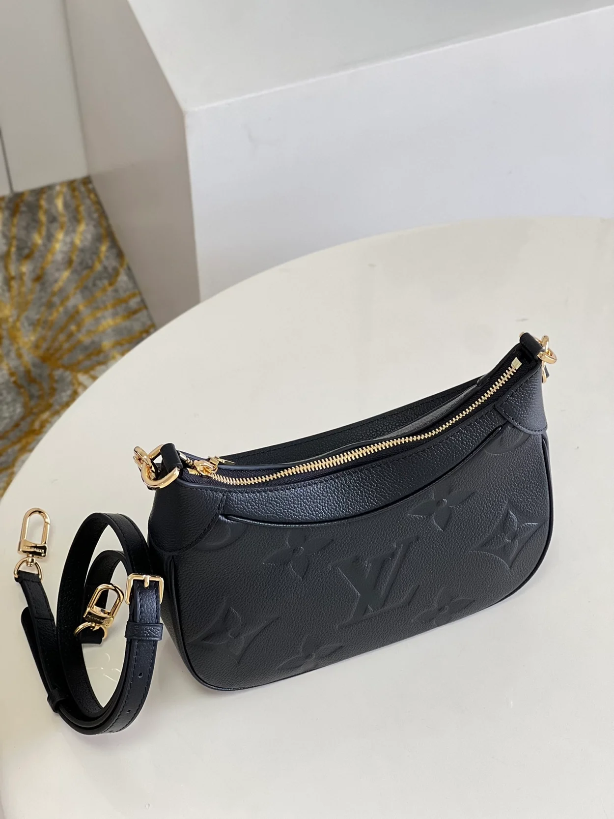 루이비통 바가텔 모노그램 앙프렝뜨 레더 블랙 M46002