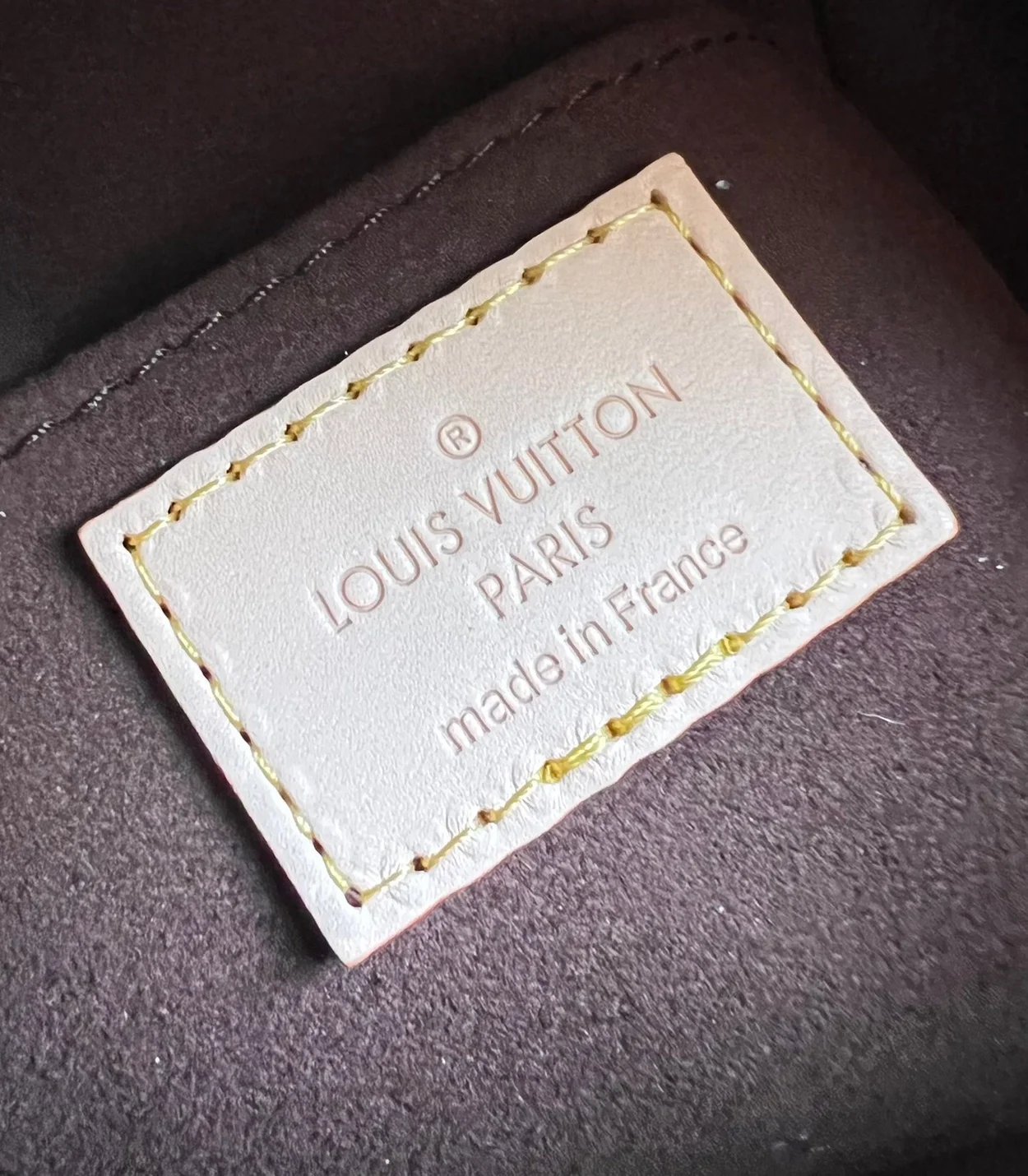 루이비통 저스트 인 케이스 M47096