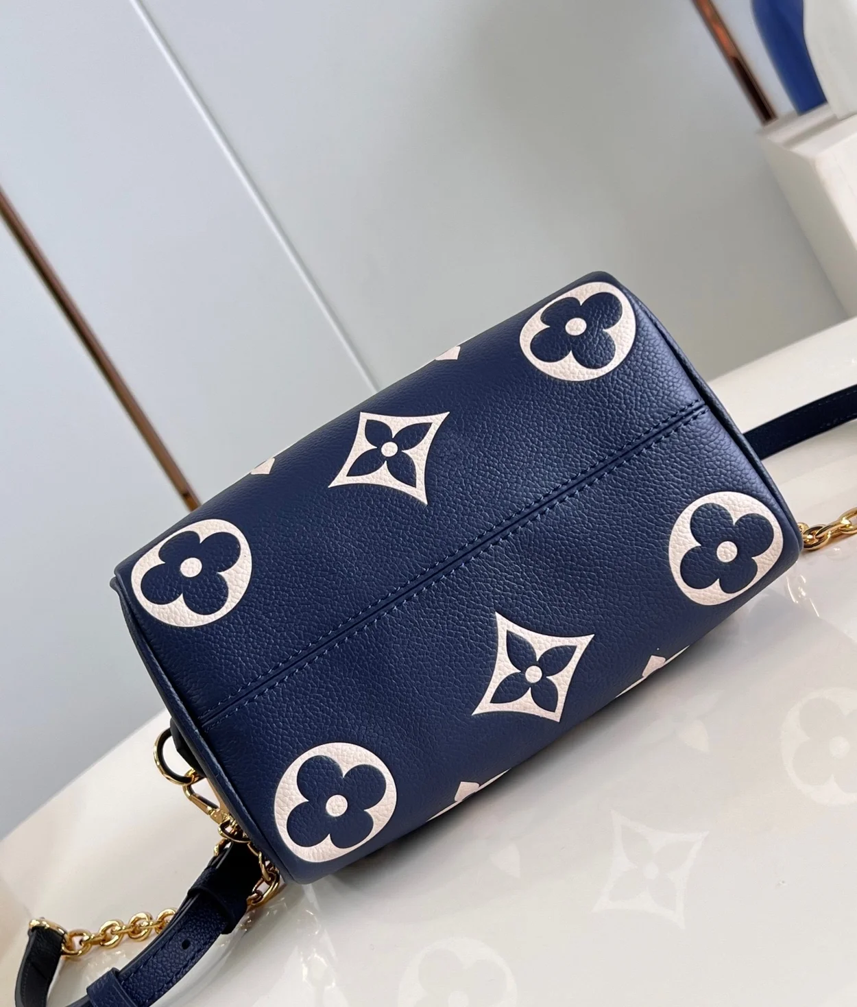 루이비통 스피디 반둘리에 20 M47048