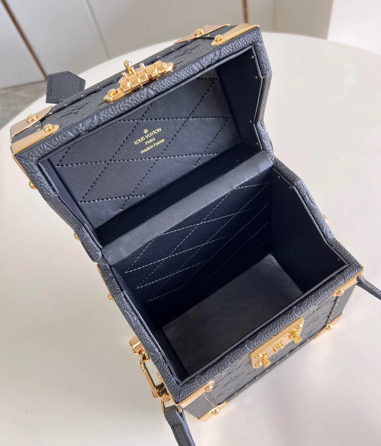 루이비통 모노그램 앙프렝뜨 카메라 박스 M11131