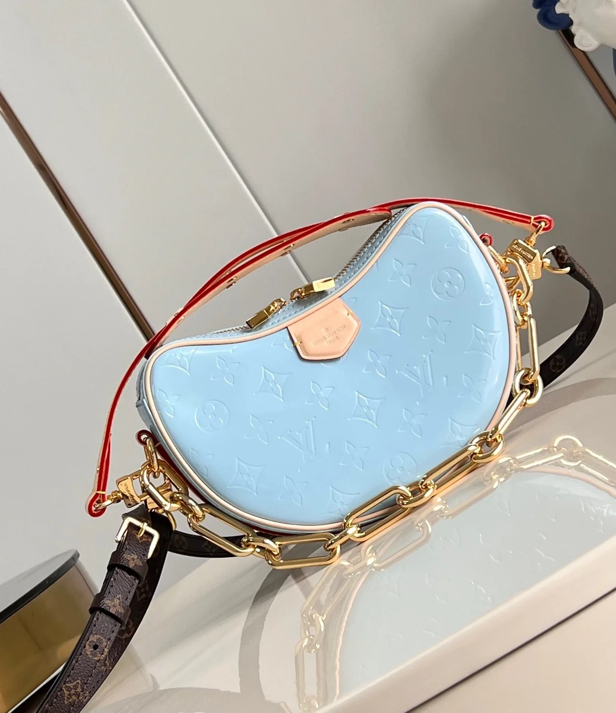 루이비통 크로아상 PM 모노그램 베르니 백 M24021