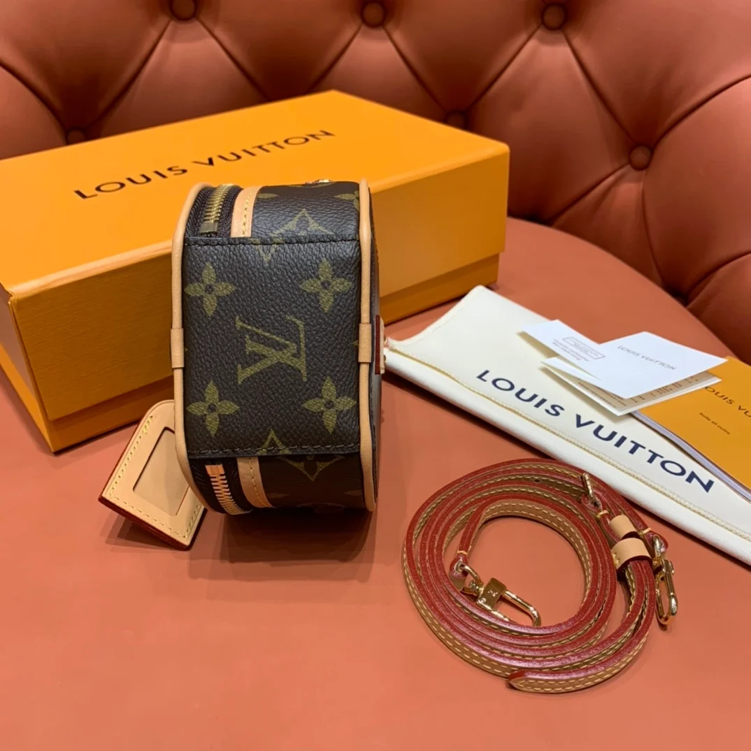 루이비통 미니 부아뜨 샤포 백 M44699