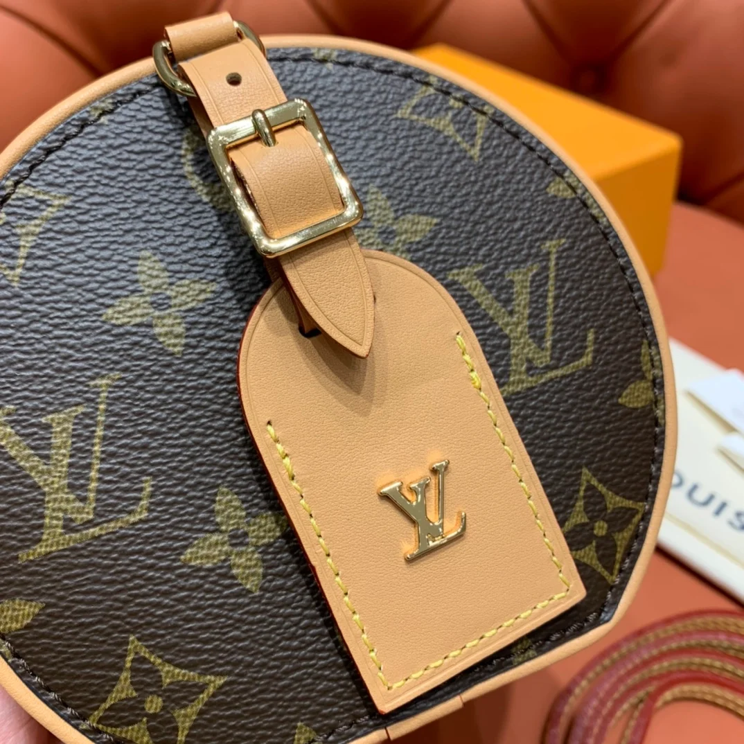 루이비통 미니 부아뜨 샤포 백 M44699