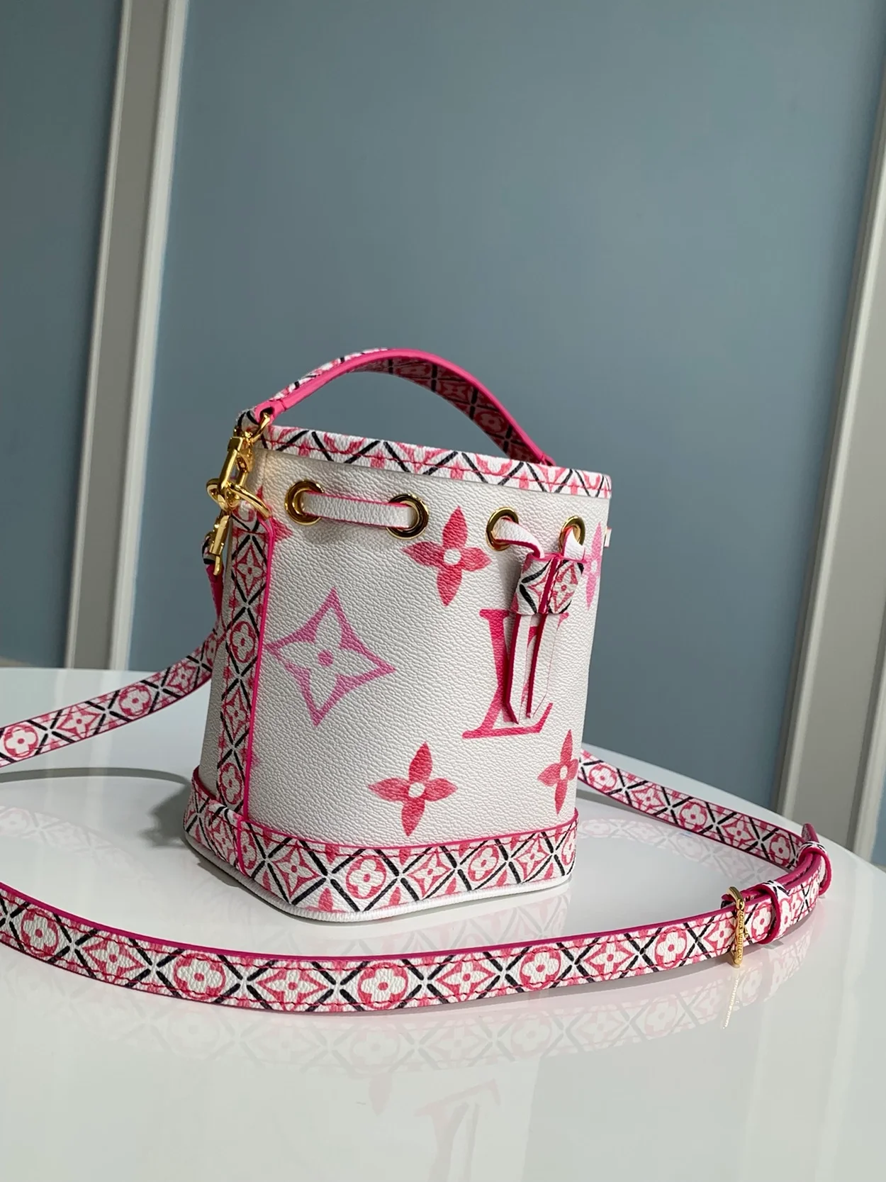 루이비통 나노 노에 M82386