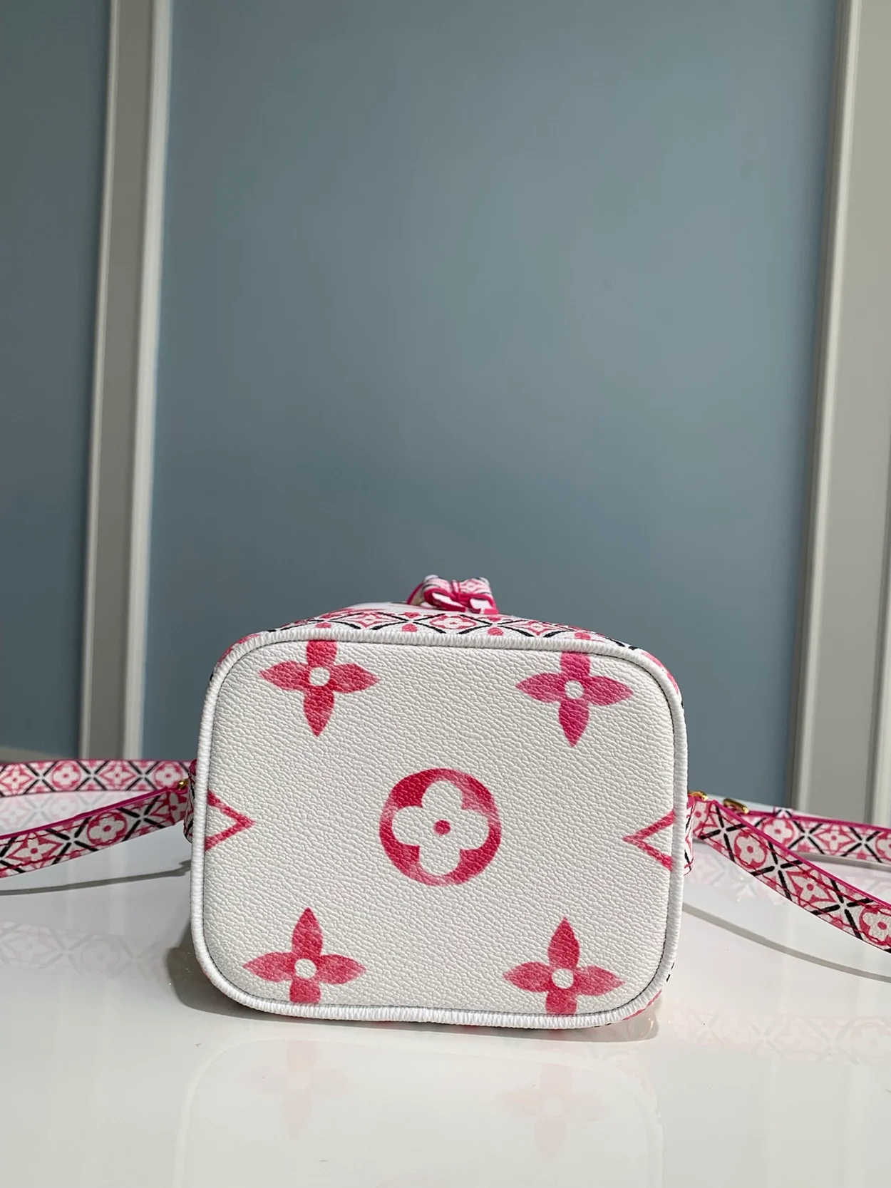 루이비통 나노 노에 M82386