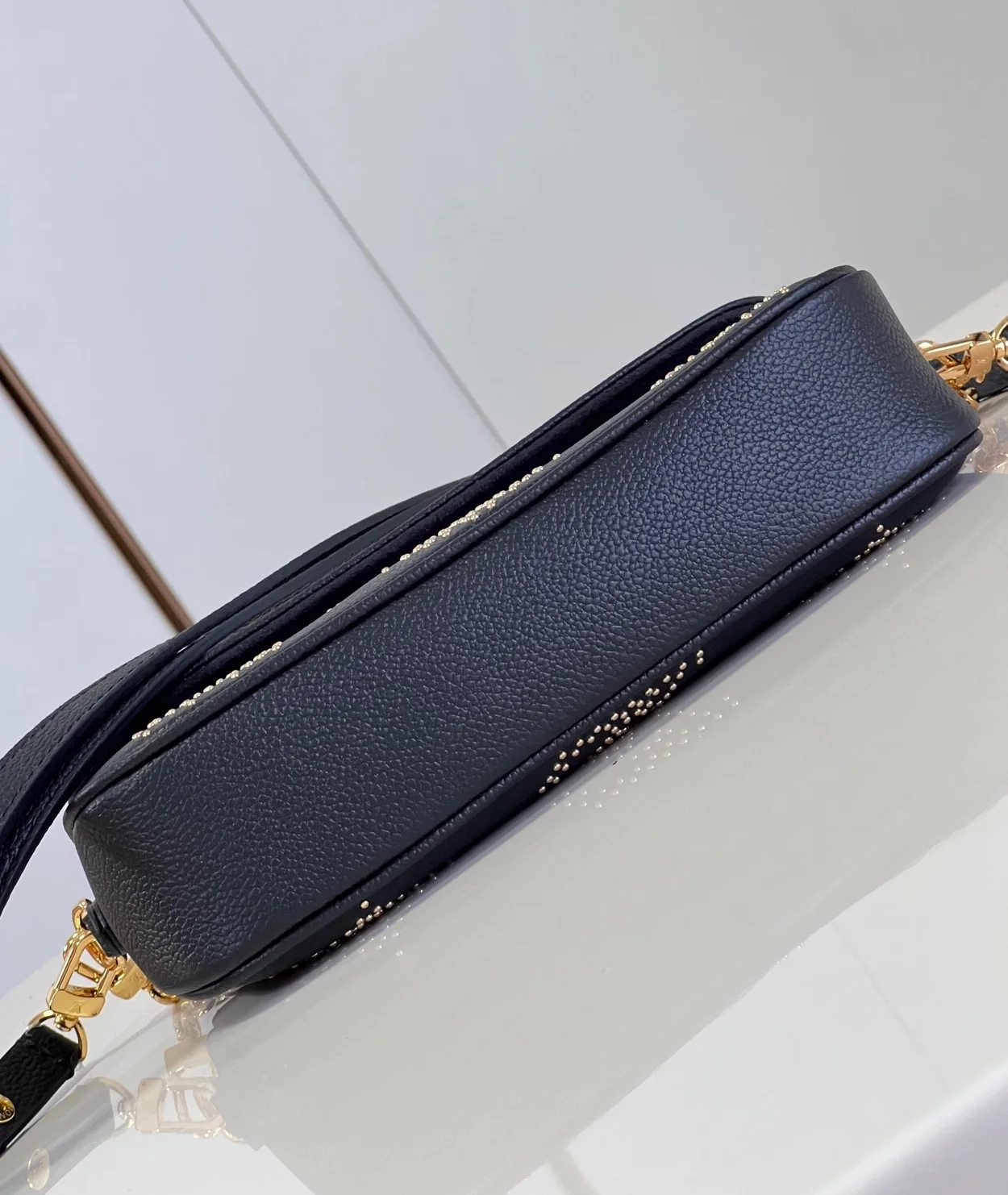 루이비통 체인 아이비 월릿 M82653