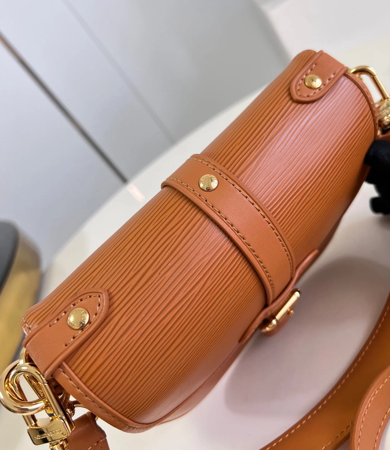 루이비통 소뮈르 BB M23470