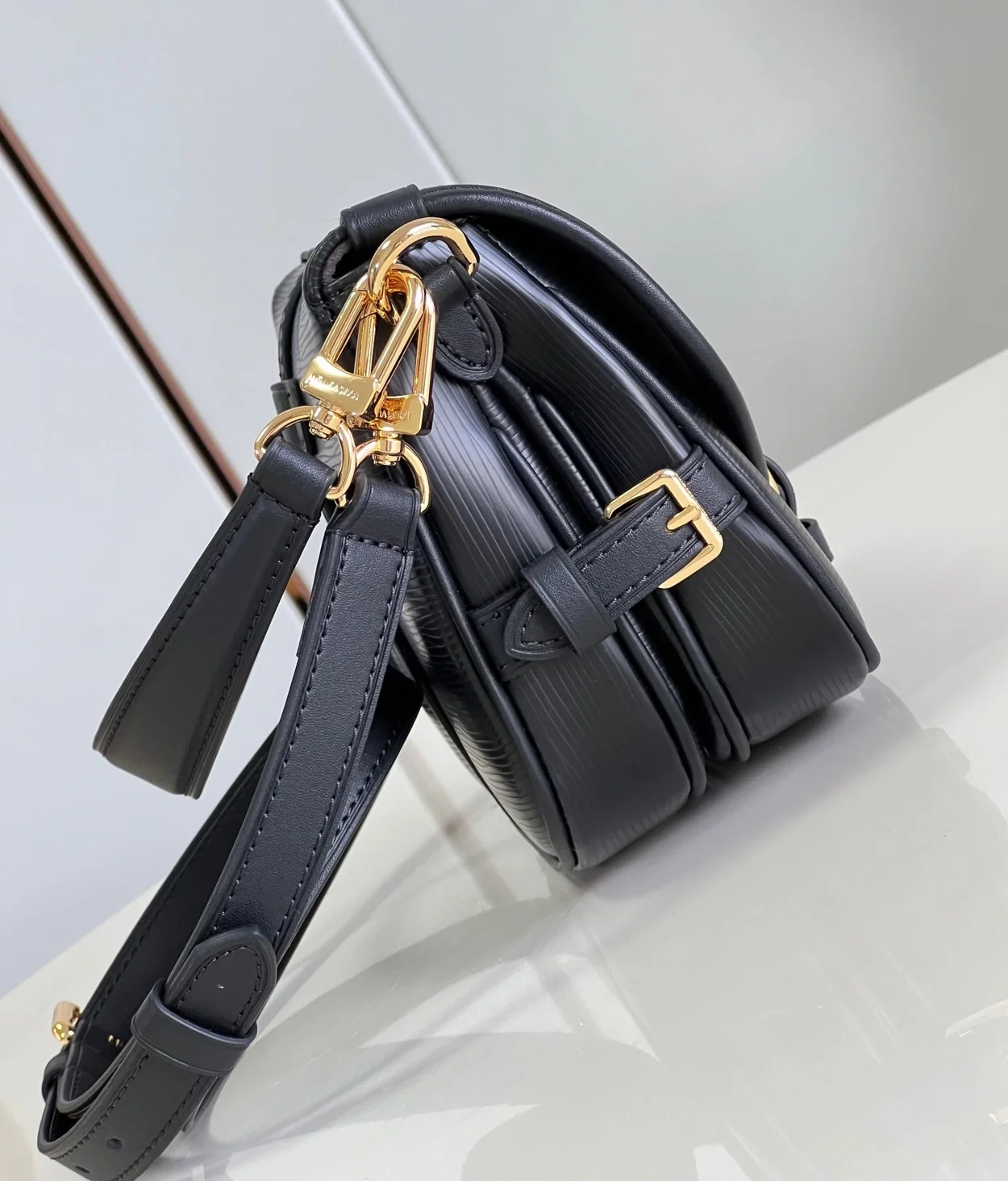 루이비통 소뮈르 BB M23469