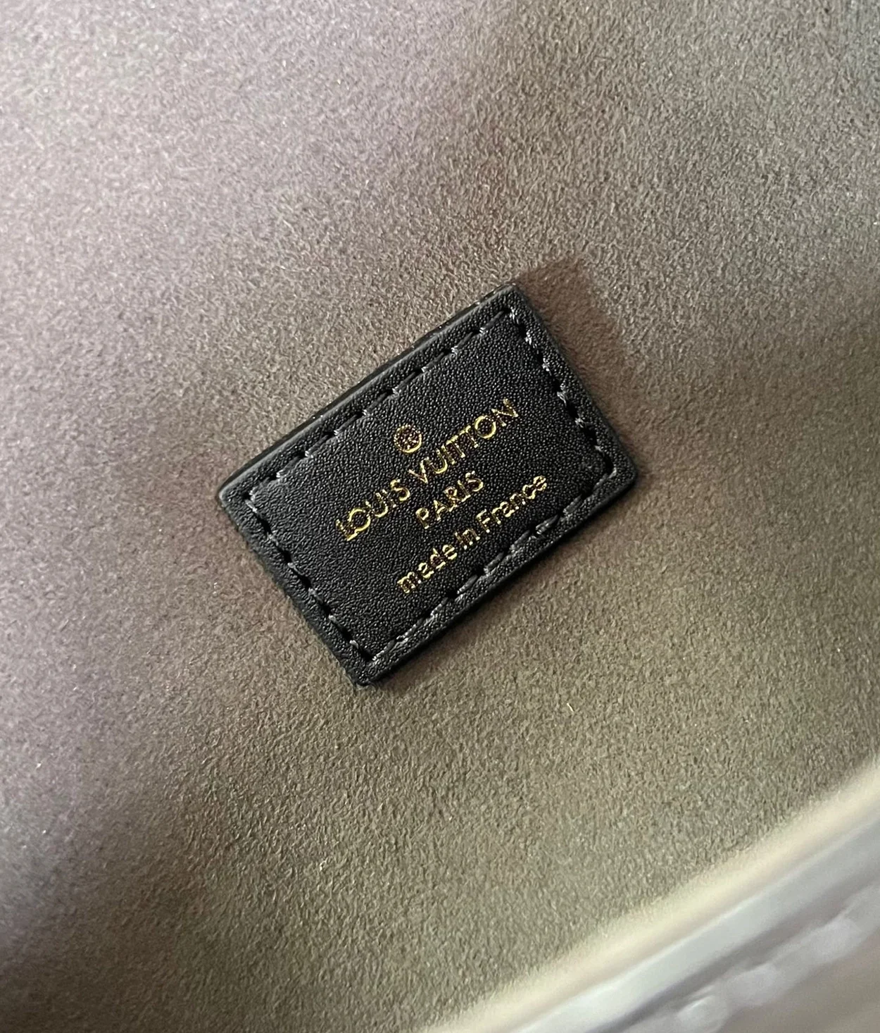 루이비통 소뮈르 BB M23469