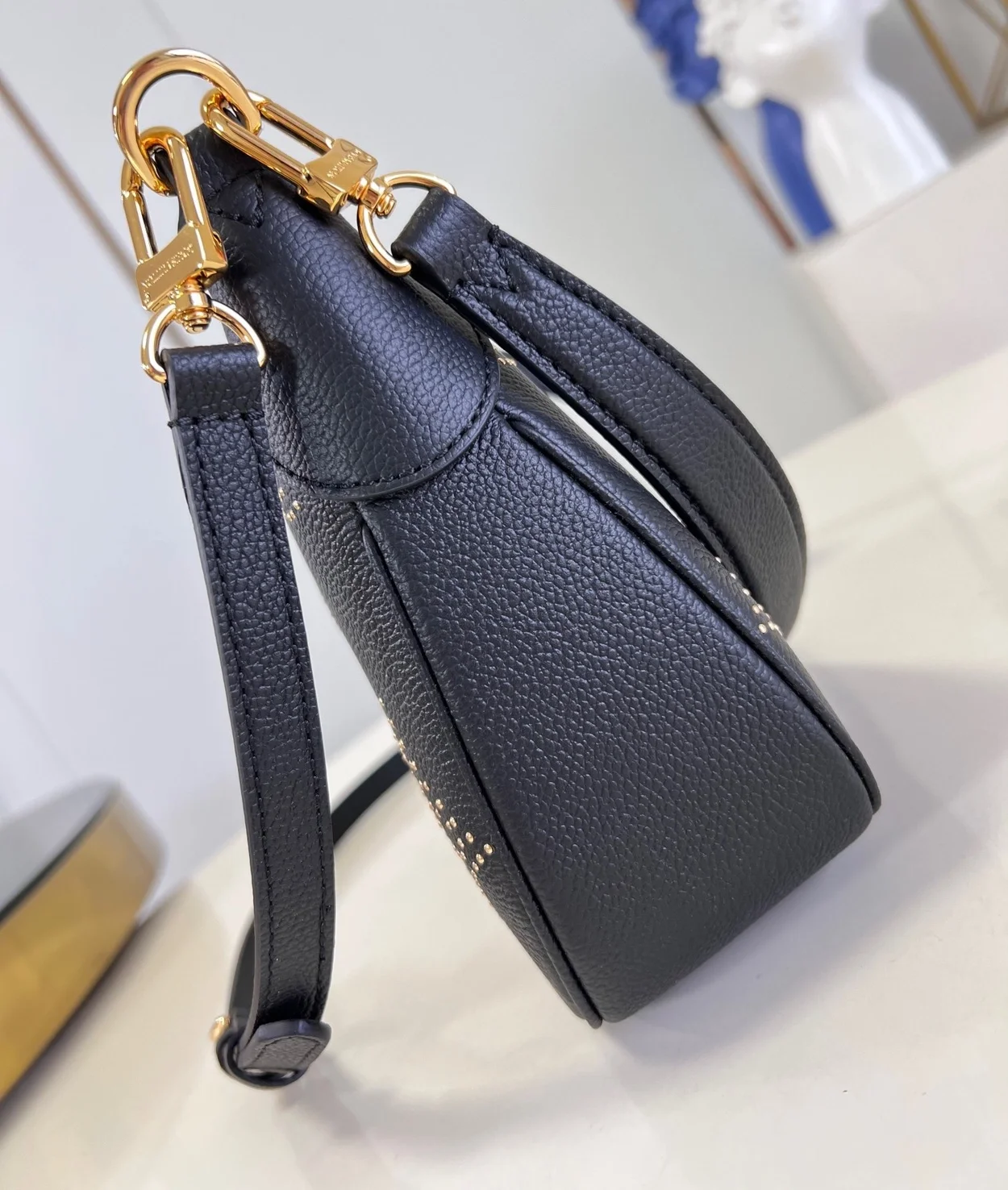 루이비통 바가텔 백 M46735