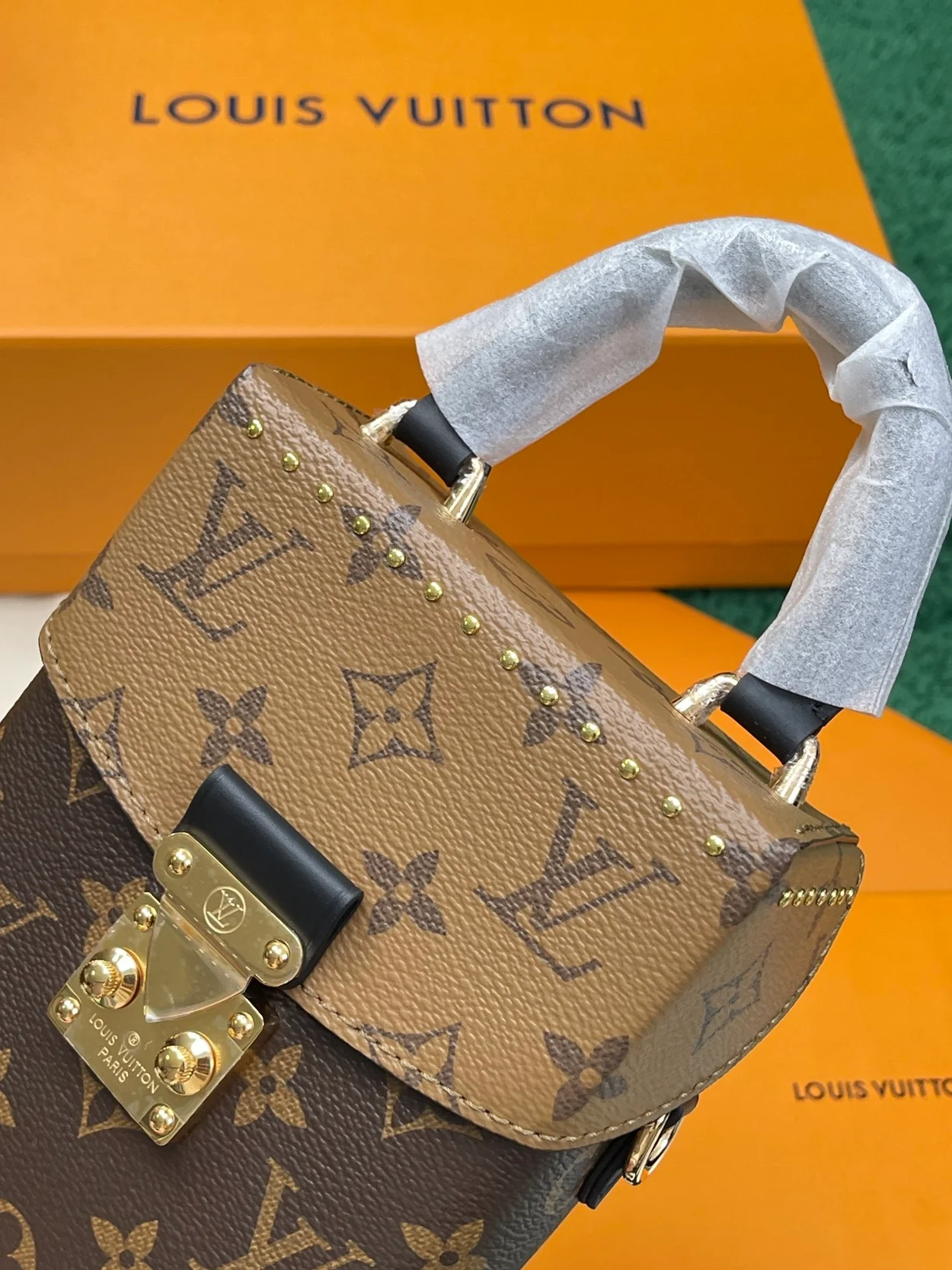 루이비통 모노그램 리버스 카메라 박스 M82465