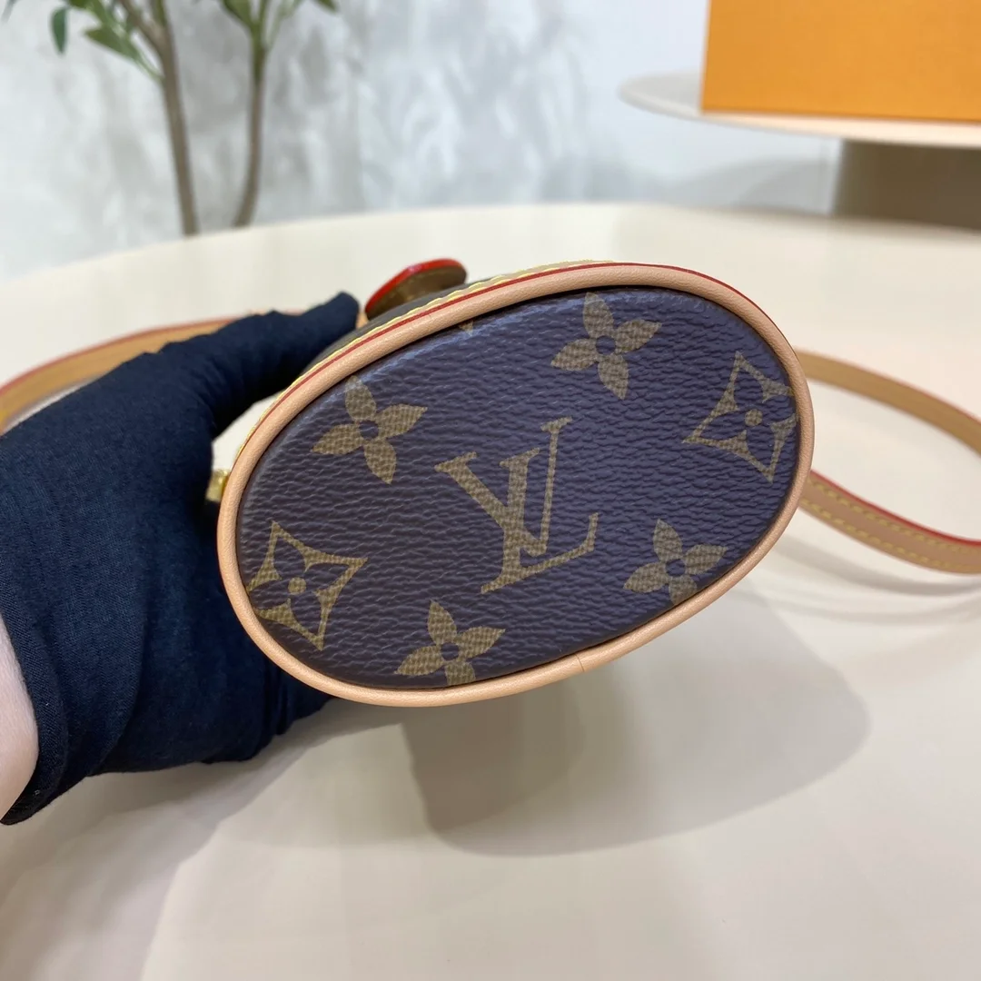 루이비통 모노그램 폴드 미 파우치 M80874