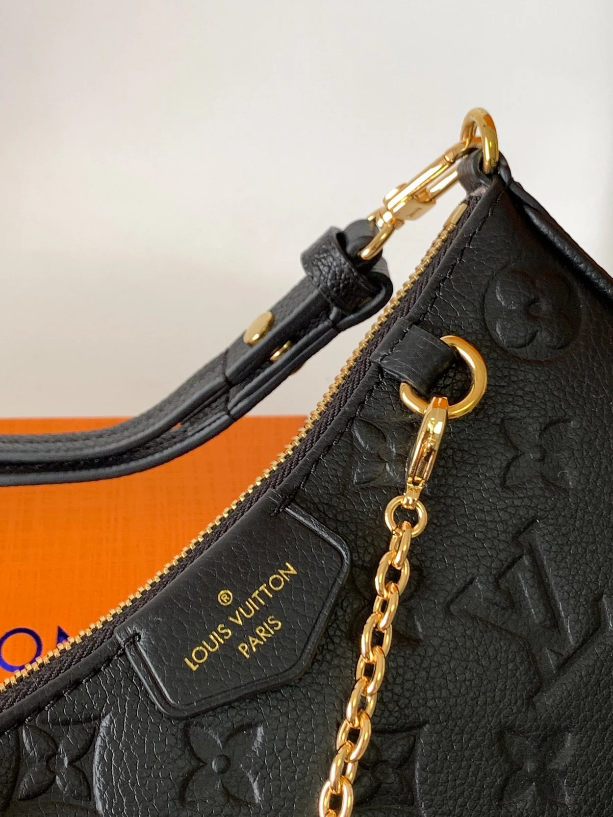 루이비통 이지 파우치 온 스트랩 M80349