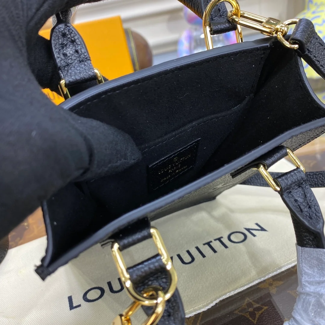 루이비통 쁘띠 삭 플라 모노그램 백 M81417