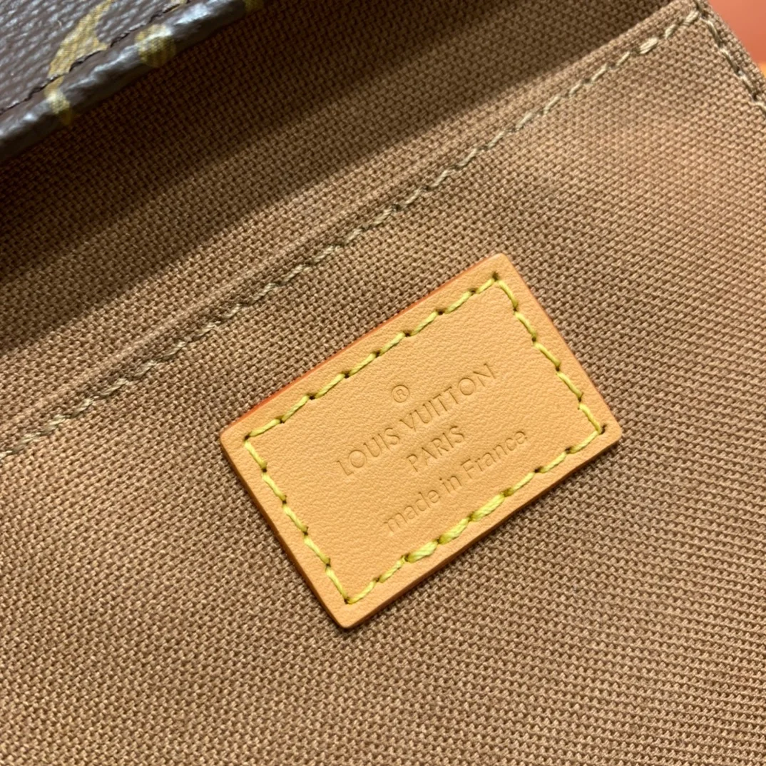 루이비통 쁘띠 삭 플라 모노그램 백 M81295