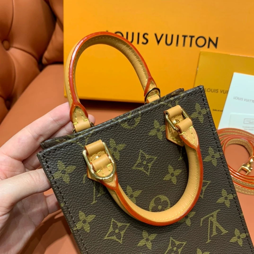 루이비통 쁘띠 삭 플라 모노그램 백 M81295