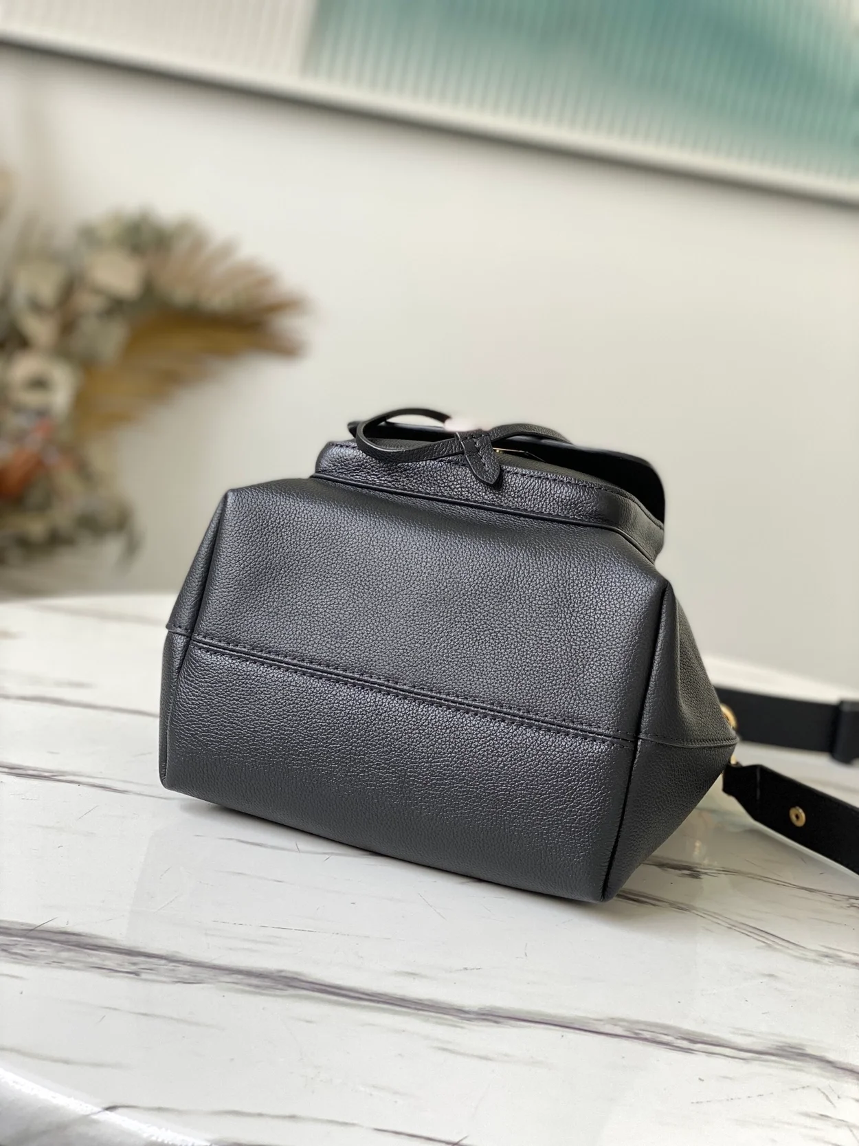 루이비통 카프스킨 락미 버킷 백 MM M57687