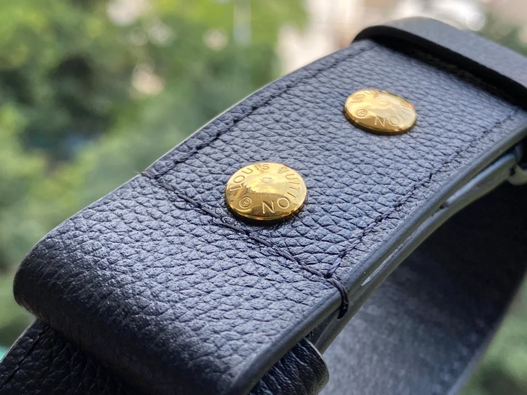 루이비통 카프스킨 락미 버킷 백 MM M57687