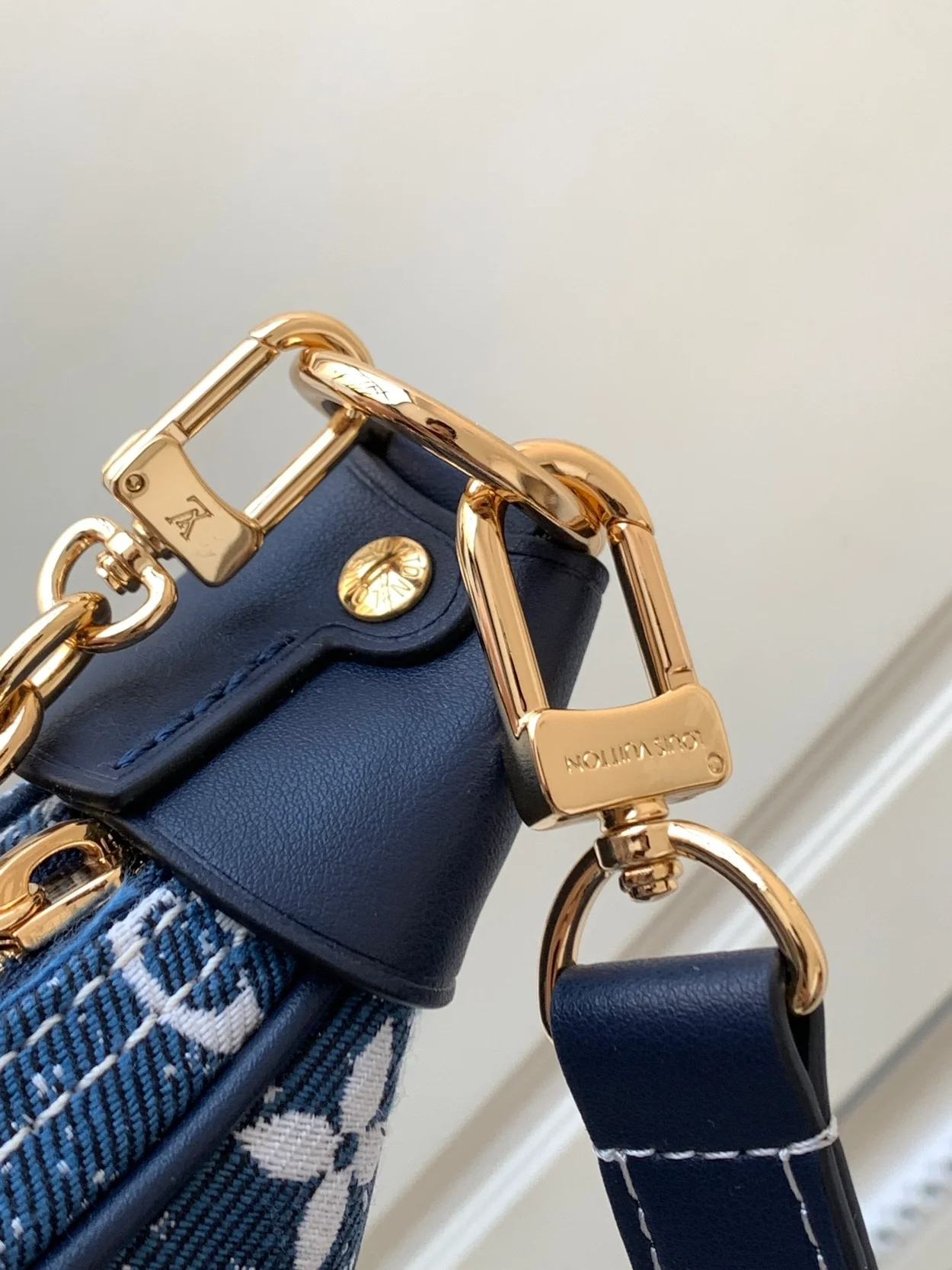 루이비통 루프 모노그램 M81166