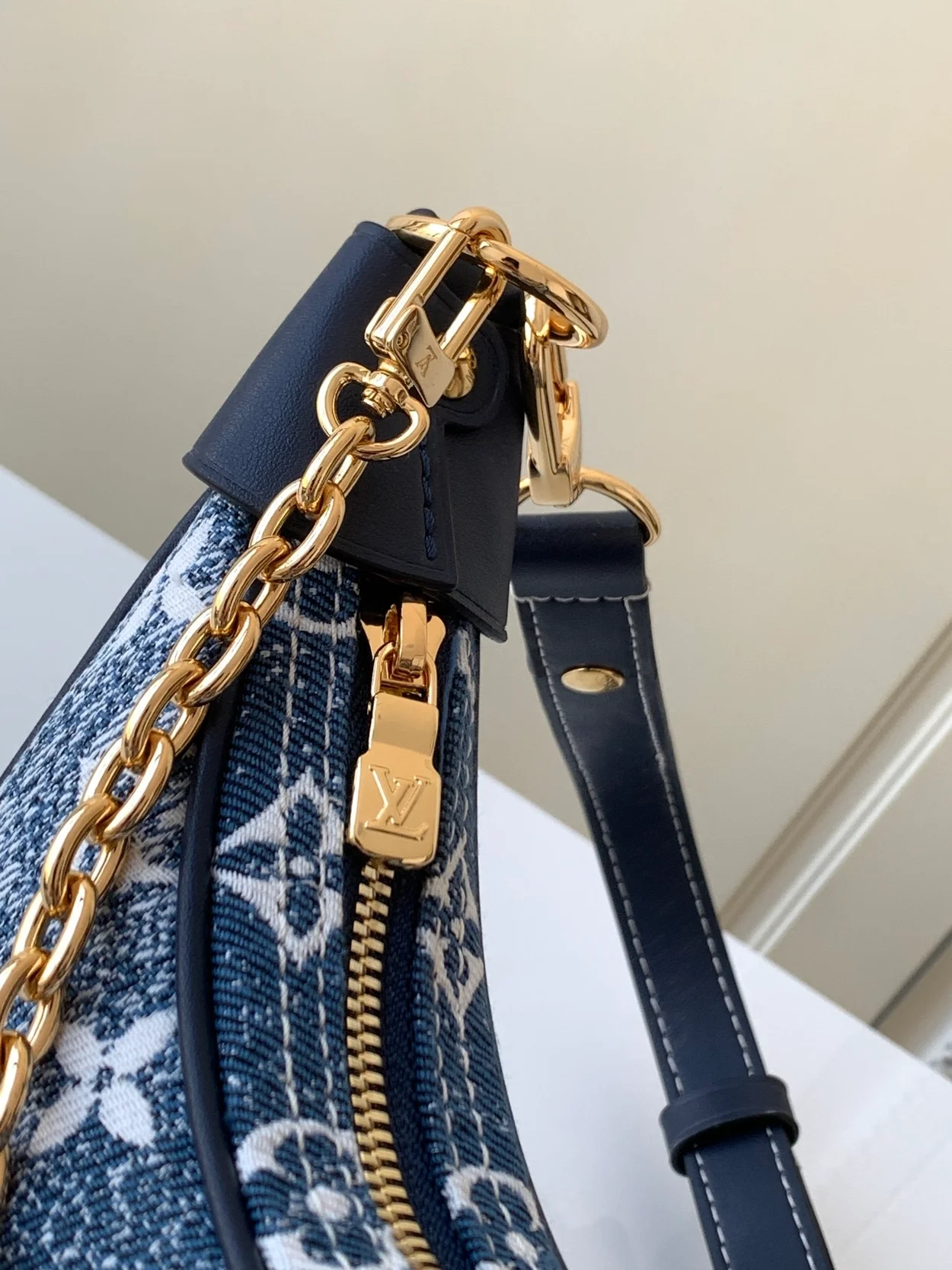 루이비통 루프 모노그램 M81166