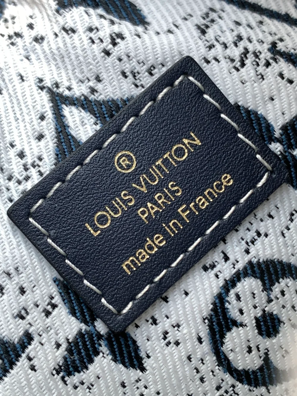 루이비통 루프 모노그램 M81166