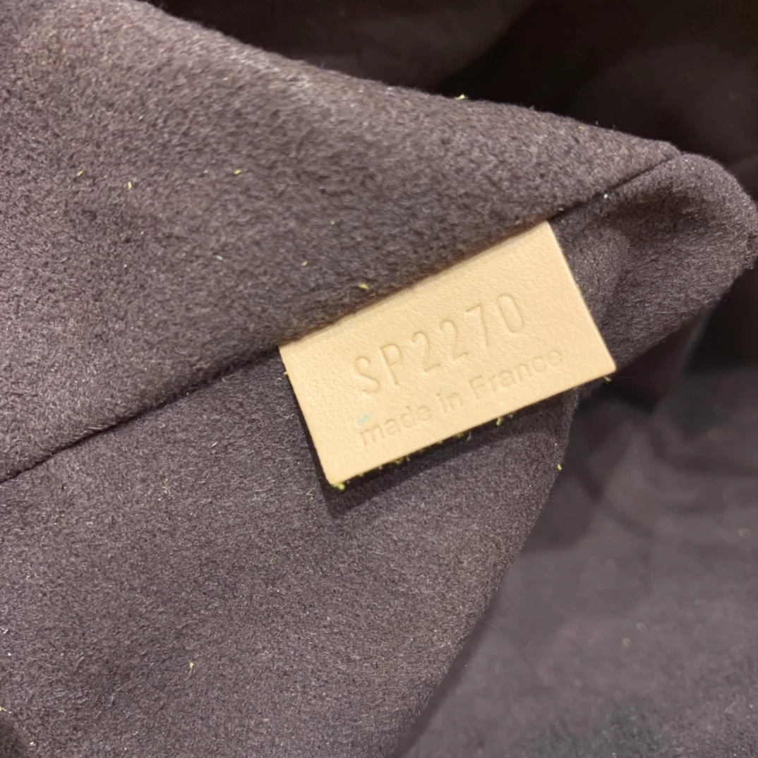 루이비통 노에 퍼스 백 M57099