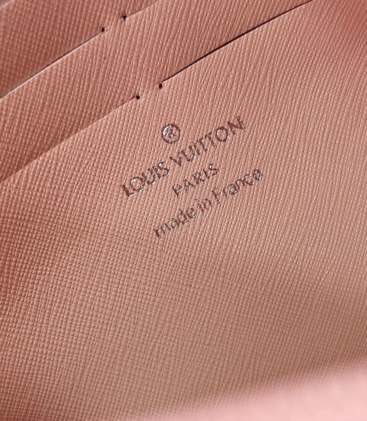 루이비통 트위스트 벨트 체인 파우치 M68559