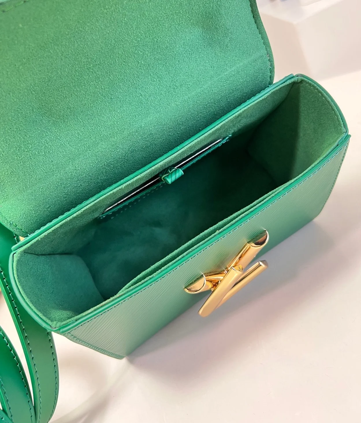 루이비통 트위스트 PM M21649