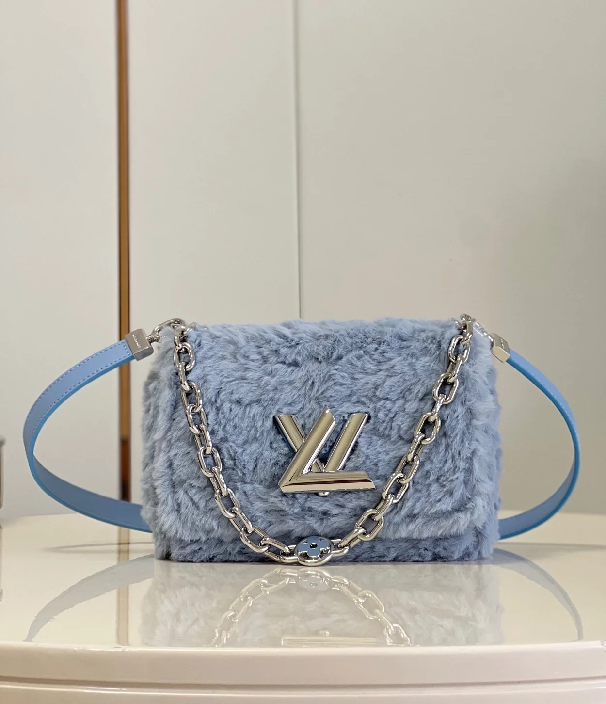 루이비통 트위스트 MM M21040