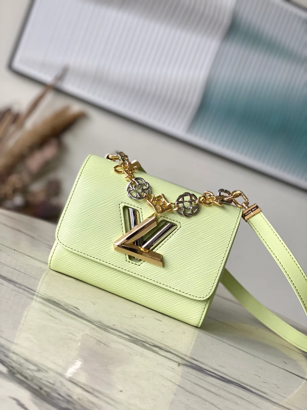 루이비통 트위스트 PM M22768