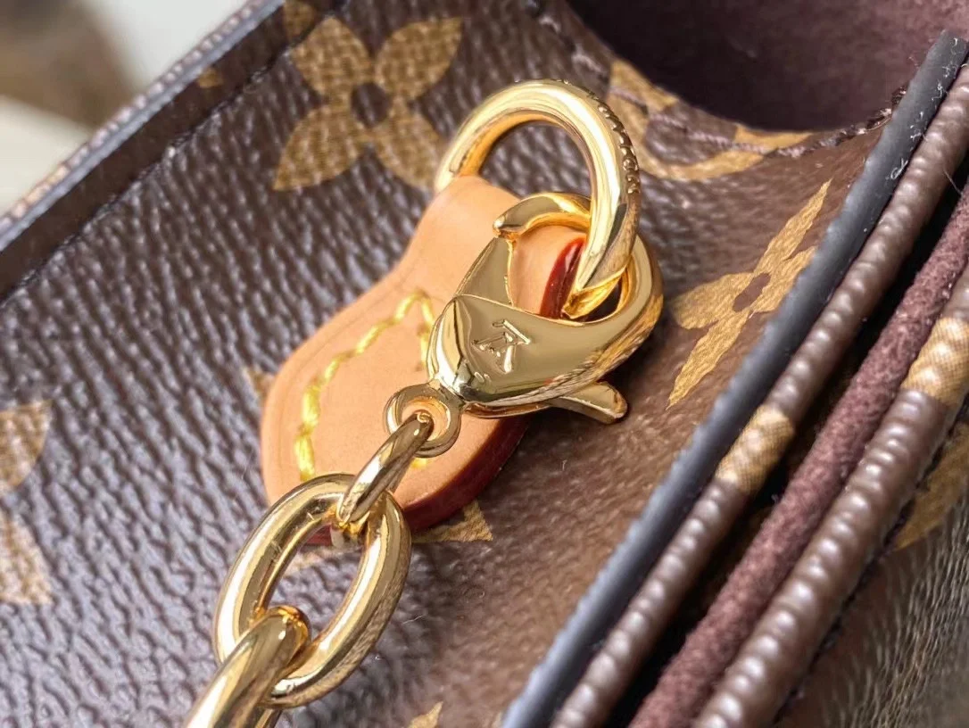 루이비통 월릿 온 체인 릴리 백 M82509