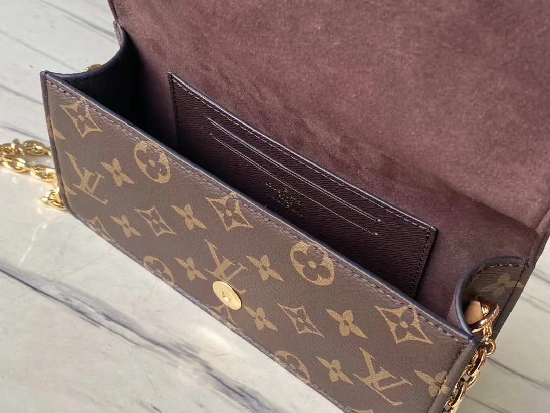 루이비통 월릿 온 체인 릴리 백 M82509