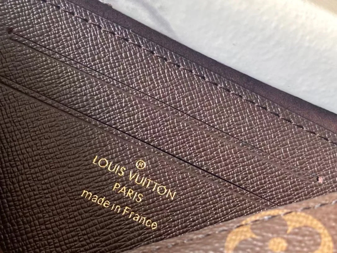 루이비통 월릿 온 체인 릴리 백 M82509