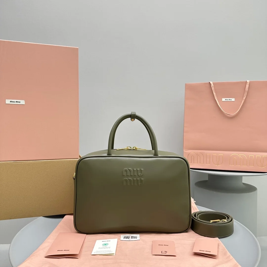 미우미우 가죽 스트랩 탑 핸들백 그린