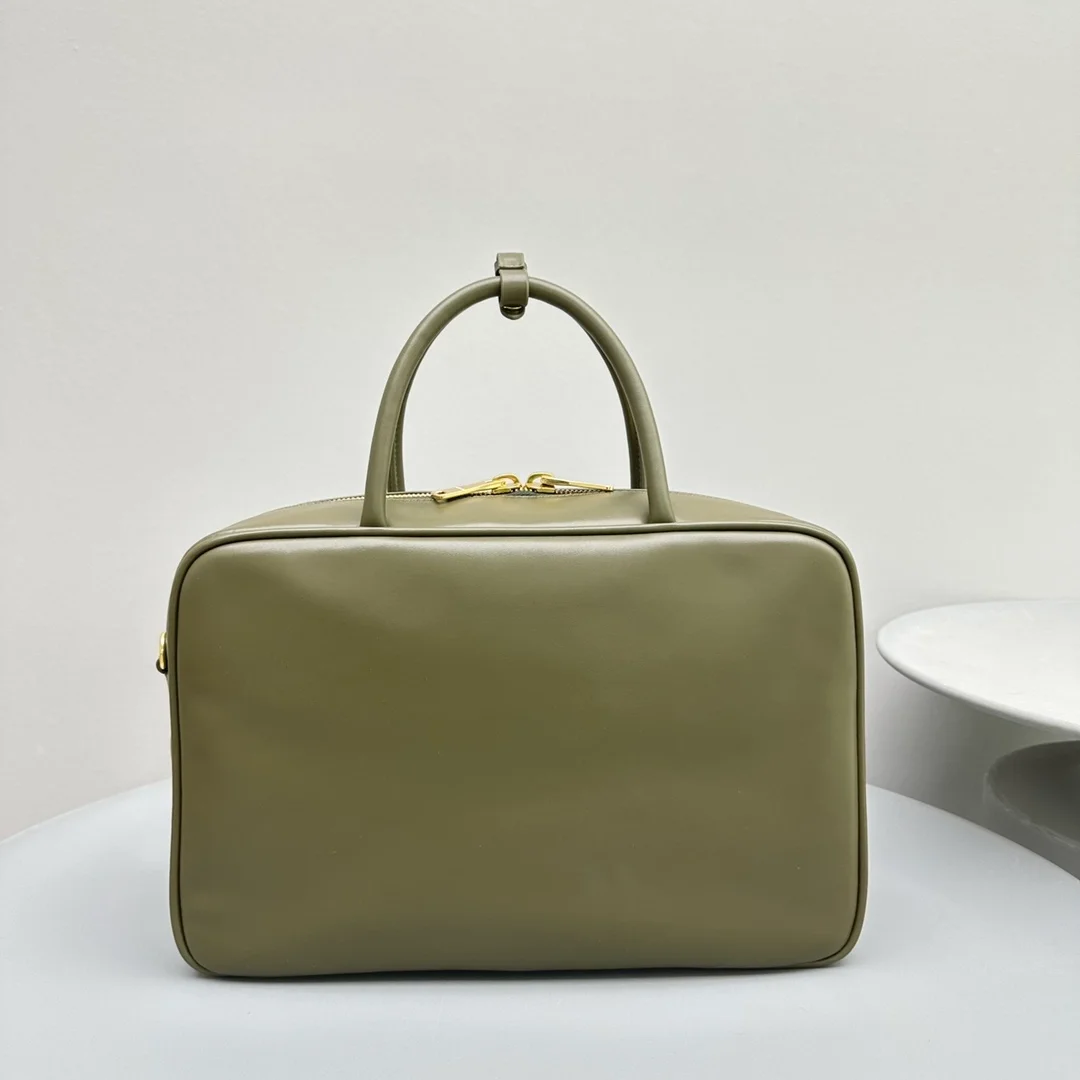 미우미우 가죽 스트랩 탑 핸들백 그린