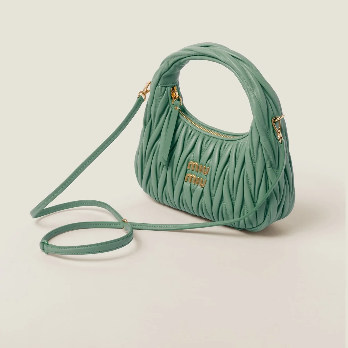 미우미우 스몰 완더 마테라쎄 나파 가죽 호보백 그린