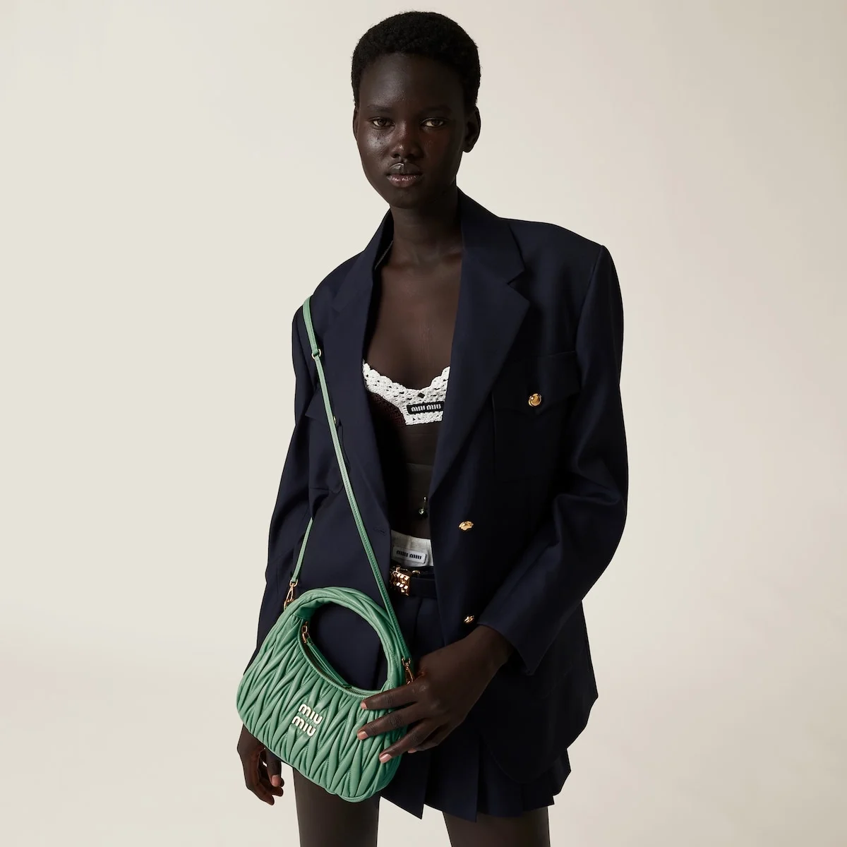 미우미우 스몰 완더 마테라쎄 나파 가죽 호보백 그린