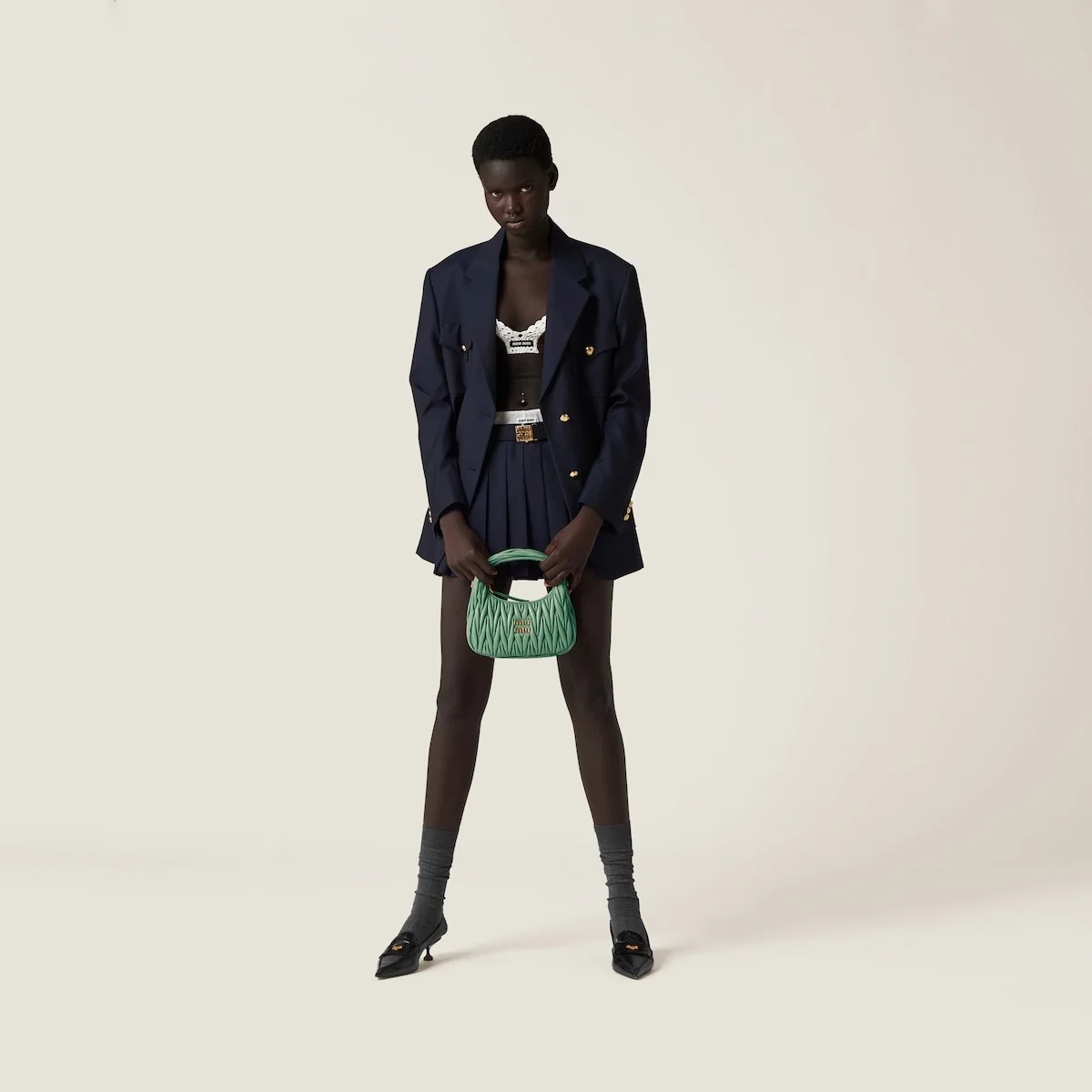 미우미우 스몰 완더 마테라쎄 나파 가죽 호보백 그린