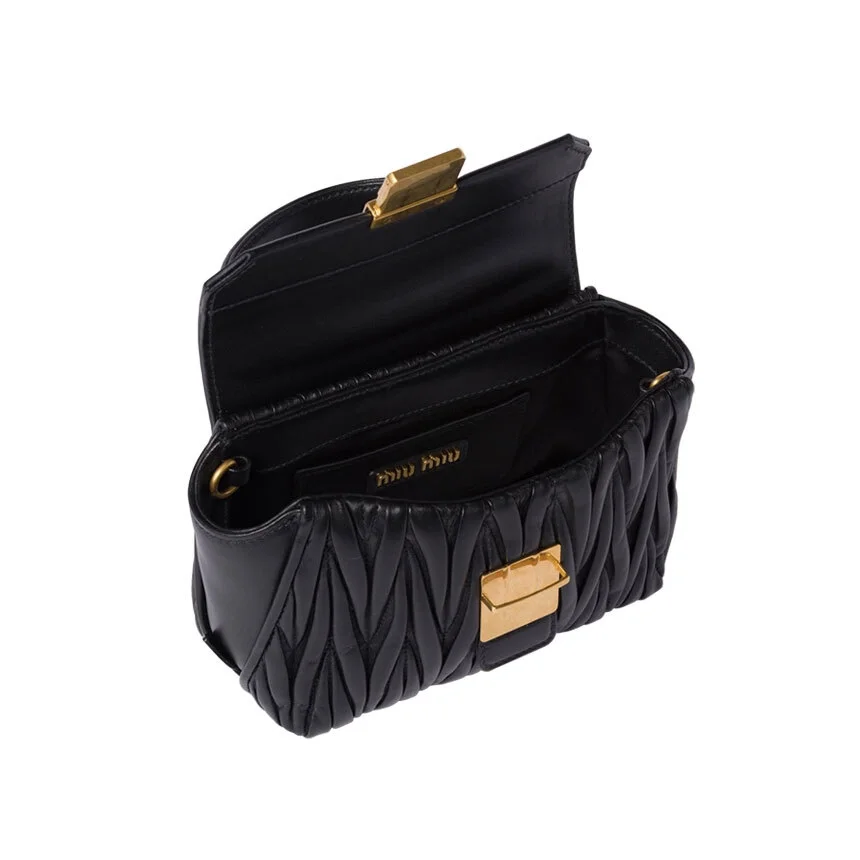 미우미우 마테라쎄 나파 가죽 미니백 블랙
