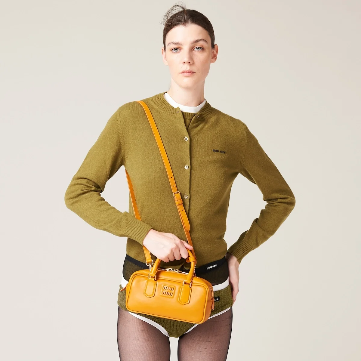 미우미우 레귤러 아르카디 가죽백 옐로우