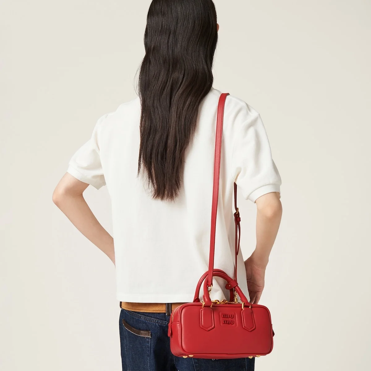 미우미우 레귤러 아르카디 가죽백 레드