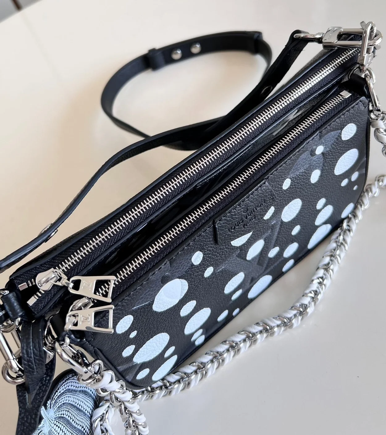 루이비통 x YK 멀티 포쉐트 악세서리 M46410