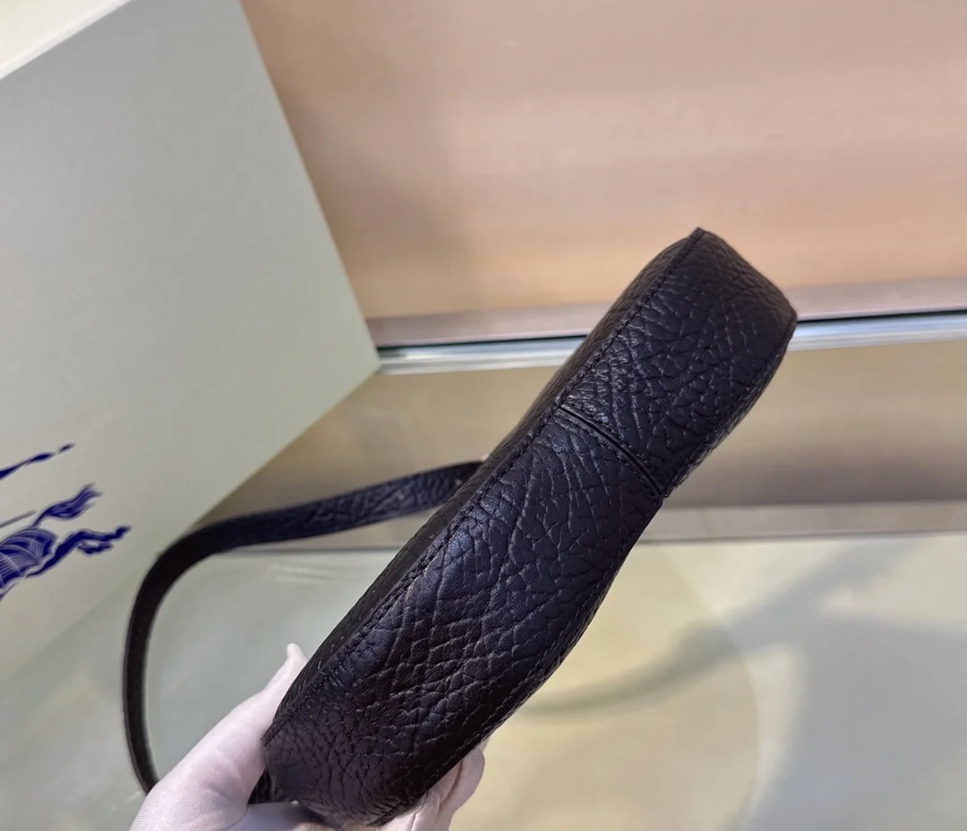 버버리 스몰 체스 숄더백