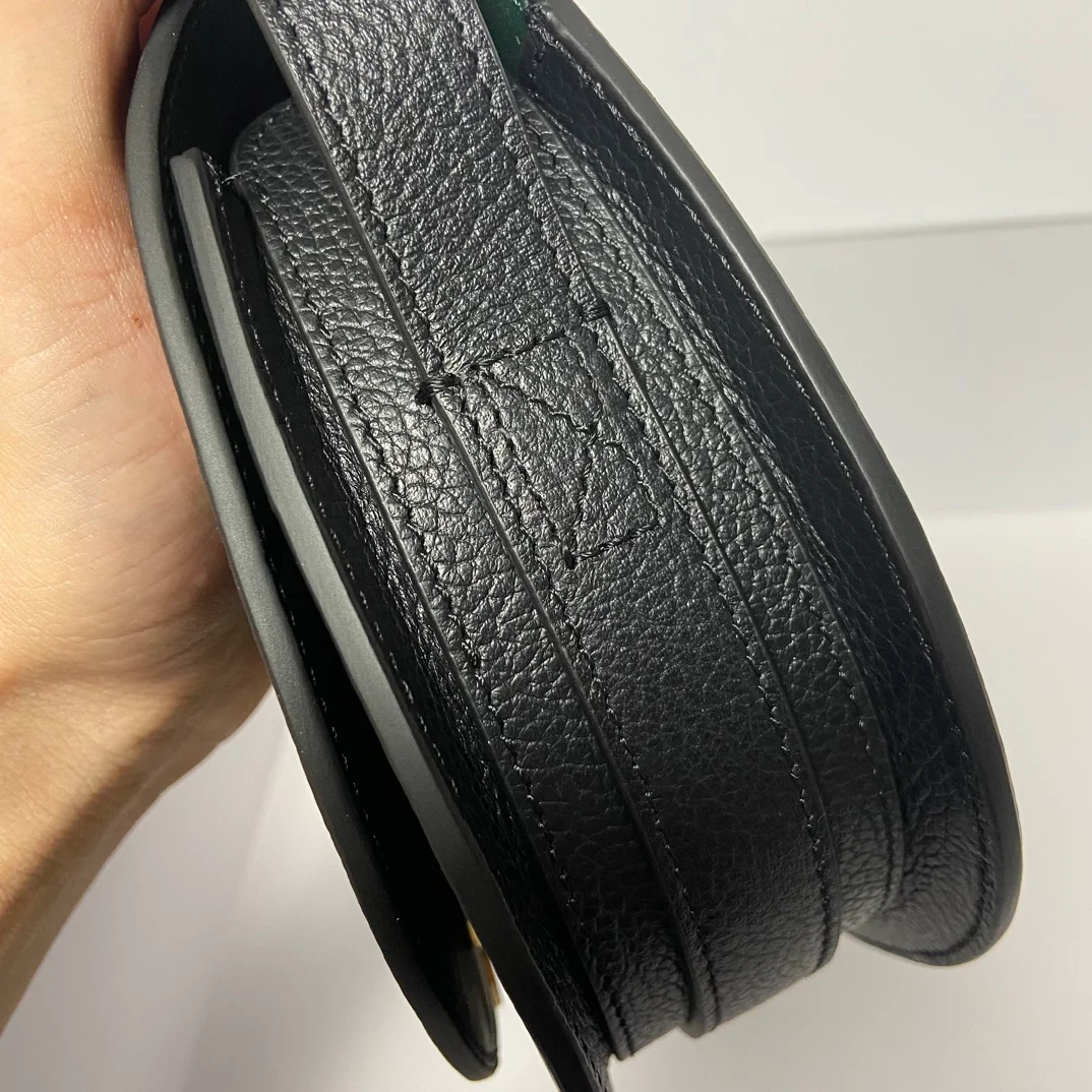 버버리 미니 로킹 홀스백 블랙