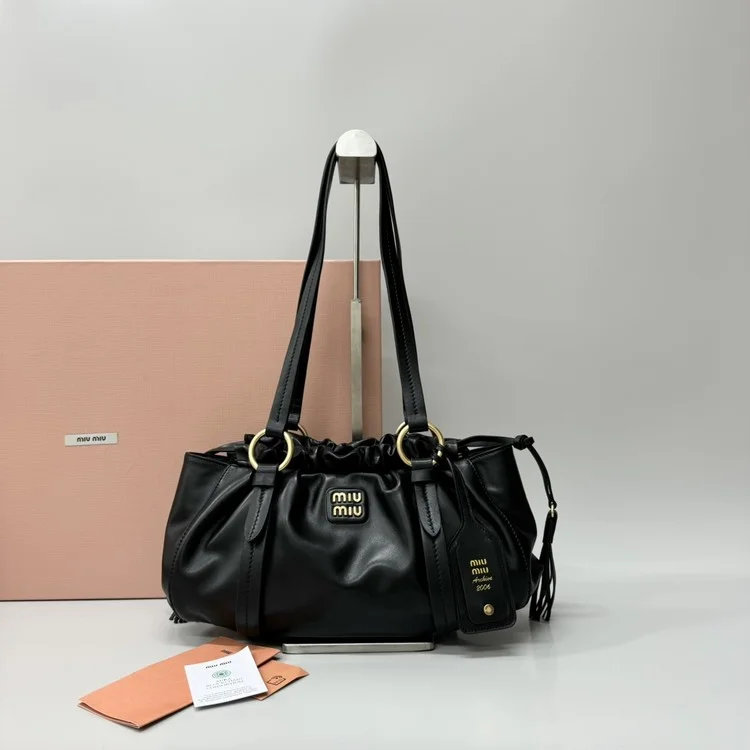 미우미우 레더 조이 백