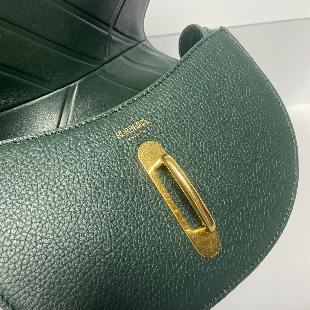 버버리 미니 로킹 홀스백 그린