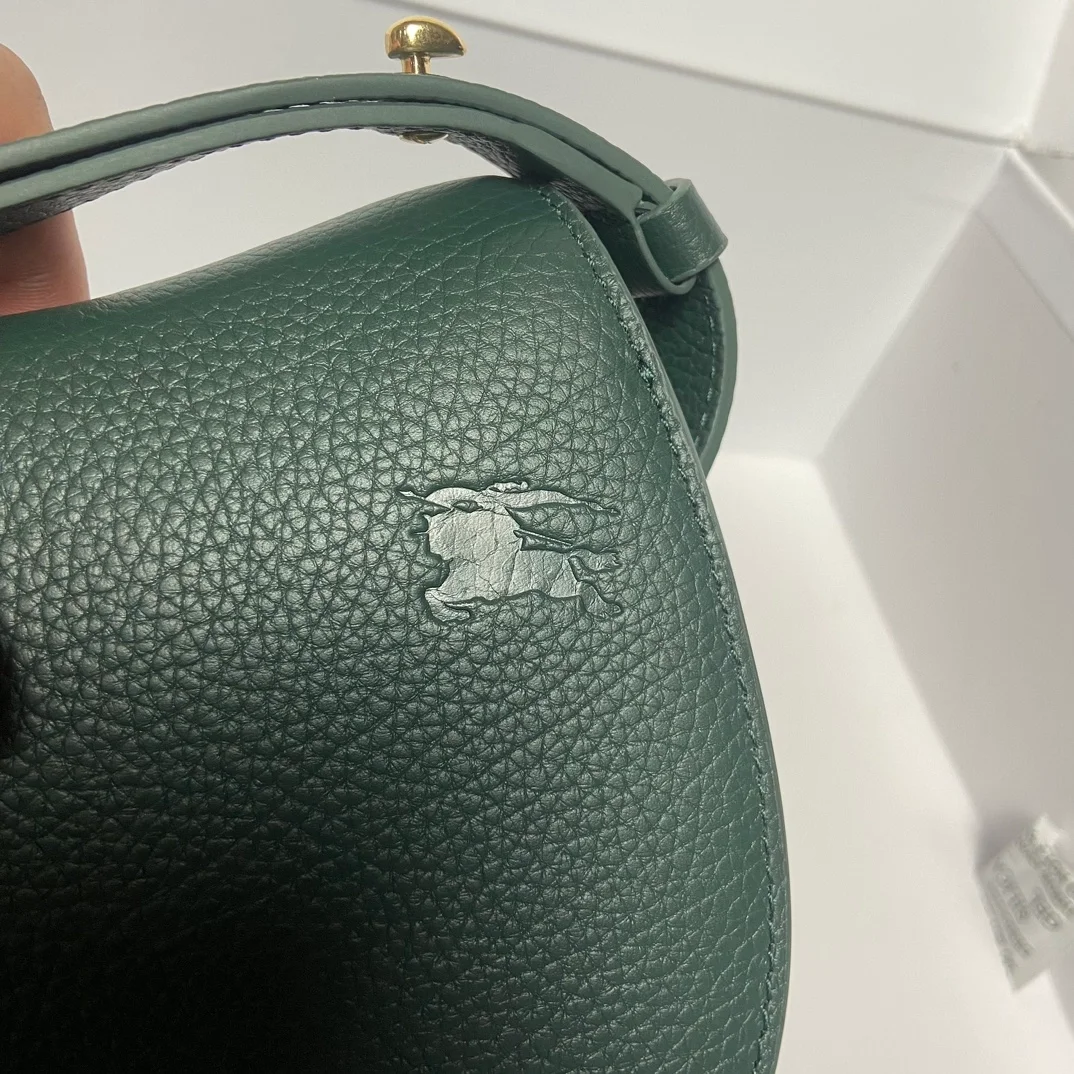 버버리 미니 로킹 홀스백 그린