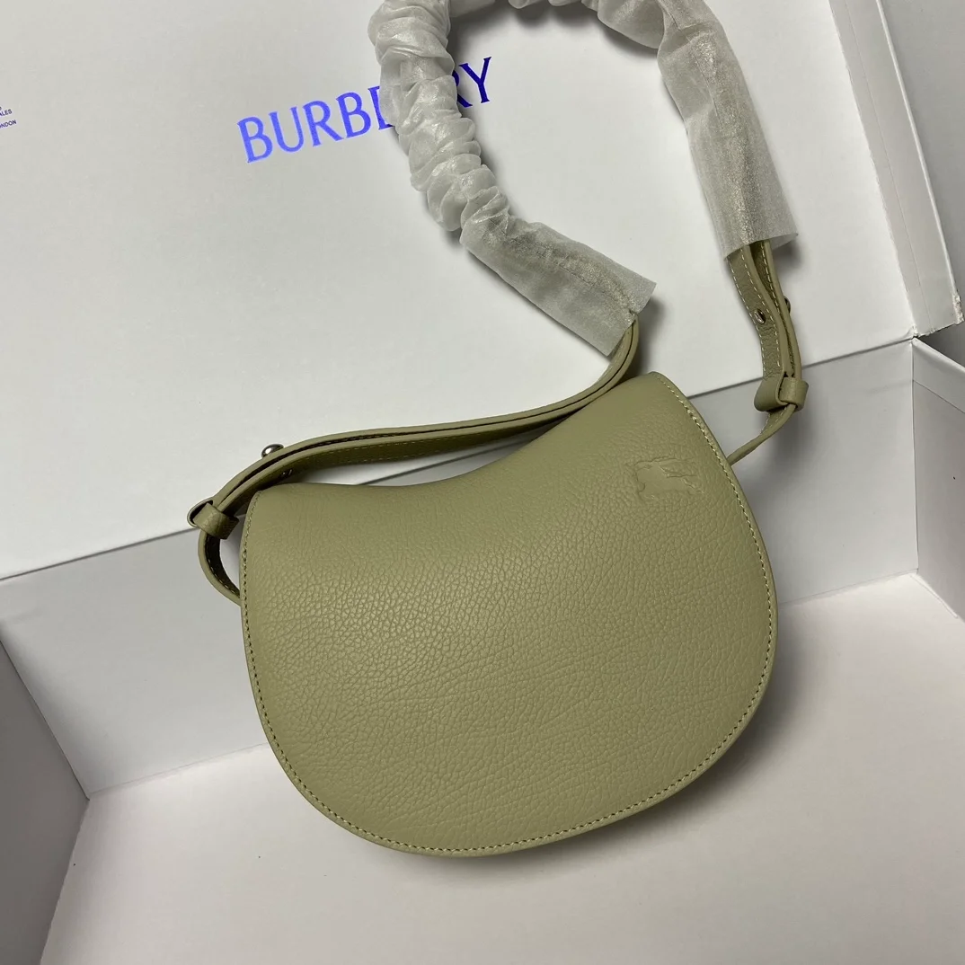 버버리 미니 로킹 홀스백 헌터