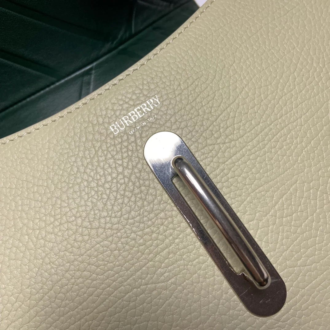 버버리 미니 로킹 홀스백 헌터